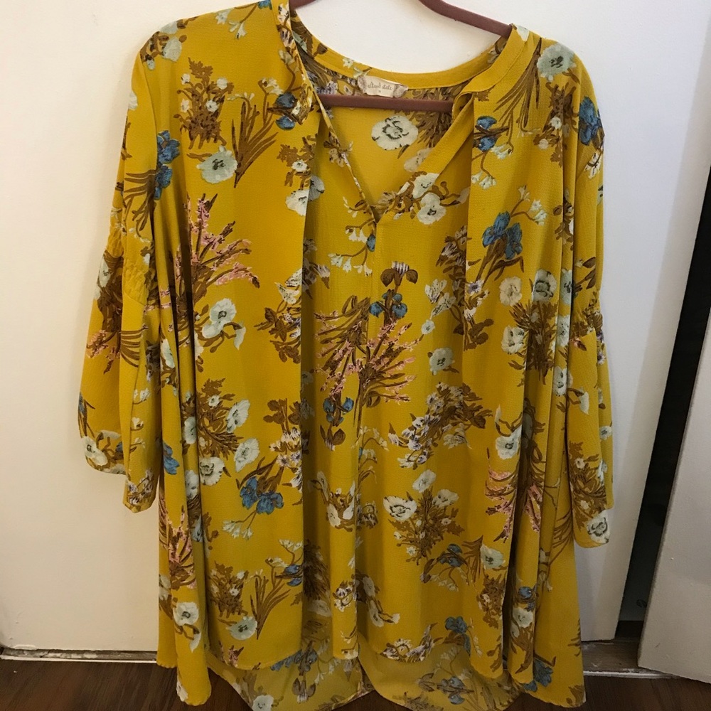 Altar’d State Yellow Floral Tunic